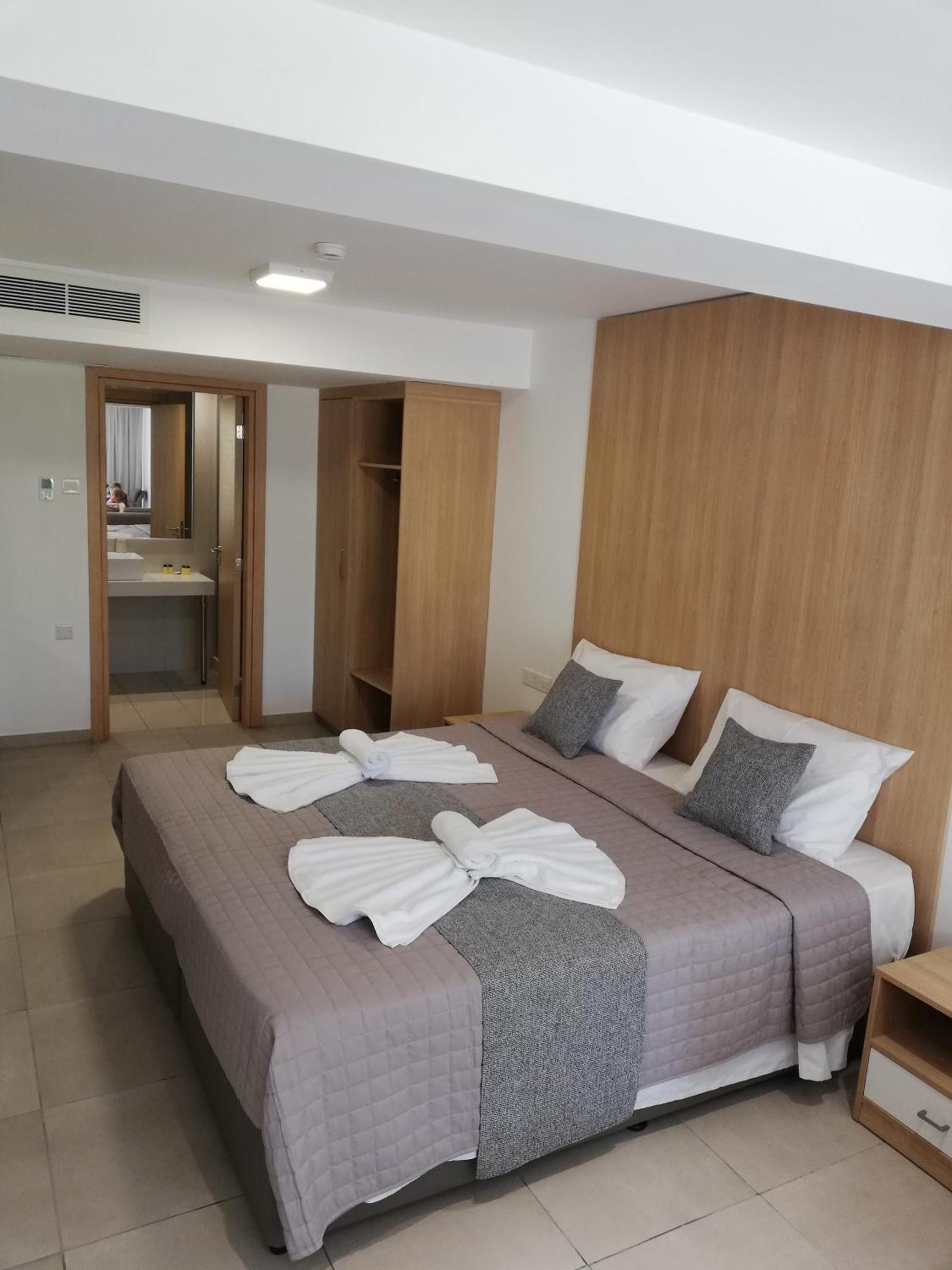 Joy Hotel Apts Ayia Napa Exterior foto
